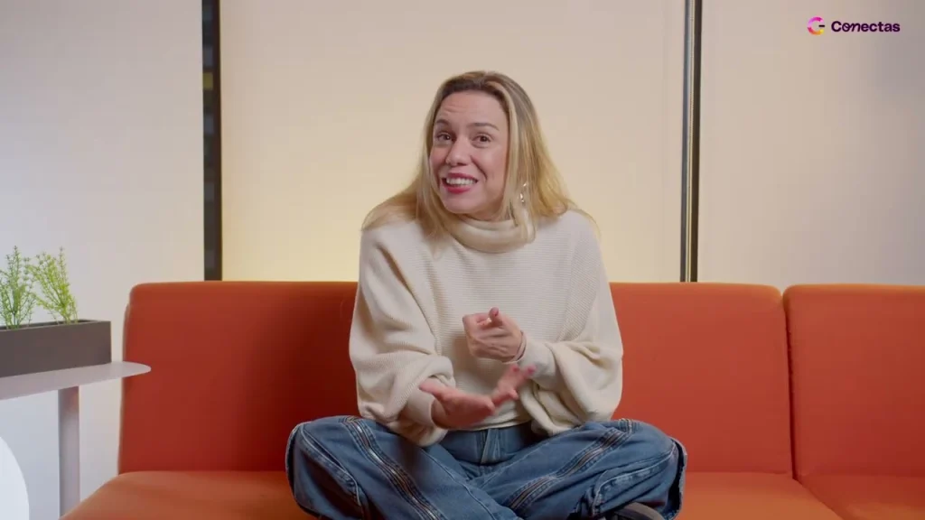 Carol Manciola, CEO da Conectas, no vídeo Quem é a Conectas